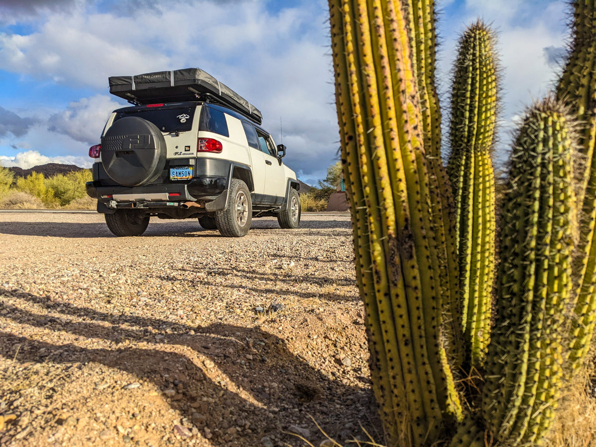 Fj Cruiser With a Rooftop Tent
